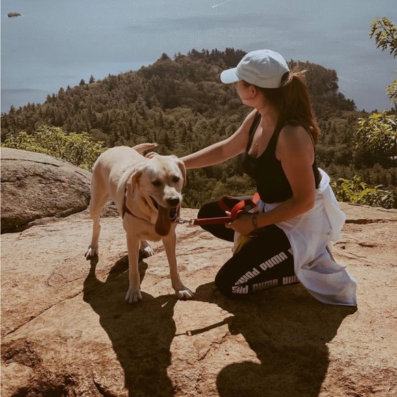 🔆 Meet your Posher, Kayla 🔆 - Picture 7 of 9